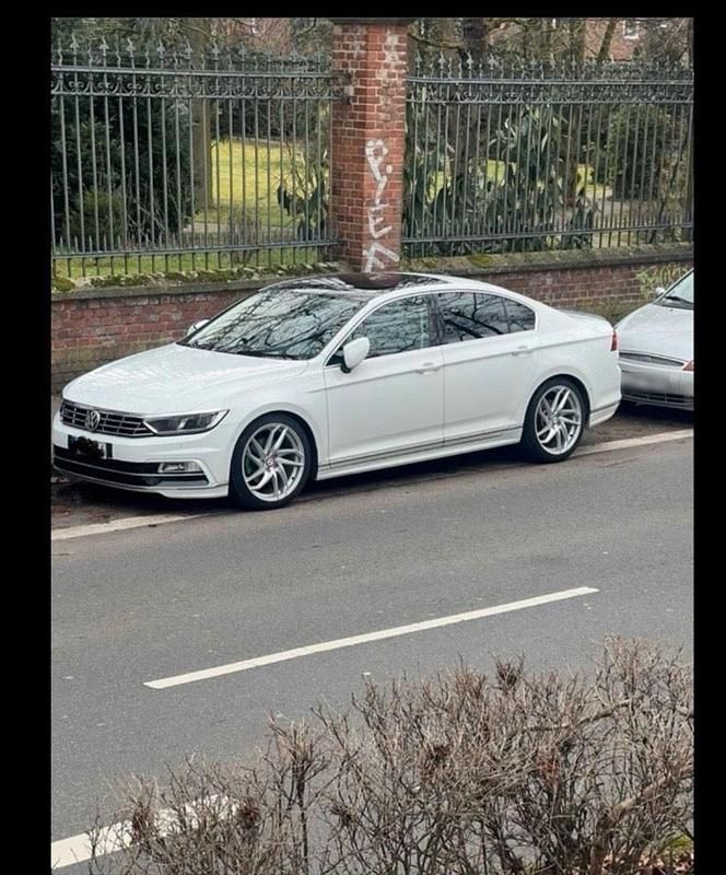 Gebraucht VW Passat R-line 150 PS (110 kW) 2017 Weiß Limousine