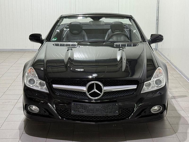 Gebraucht Mercedes SL500 387 PS (284 kW) 2010 Schwarz Cabrio