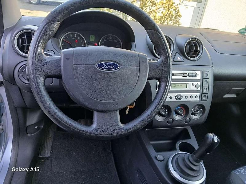 Gebraucht Ford Fiesta 75 PS (55 kW) 2005 Blau Kleinwagen