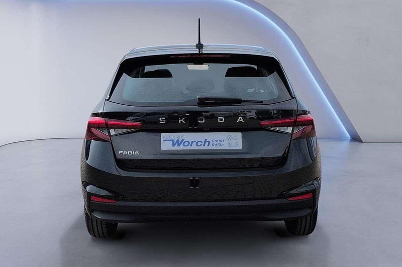 Neu Skoda Fabia Selection 95 PS (69 kW) 2025 Schwarzmagic perleffekt Kleinwagen