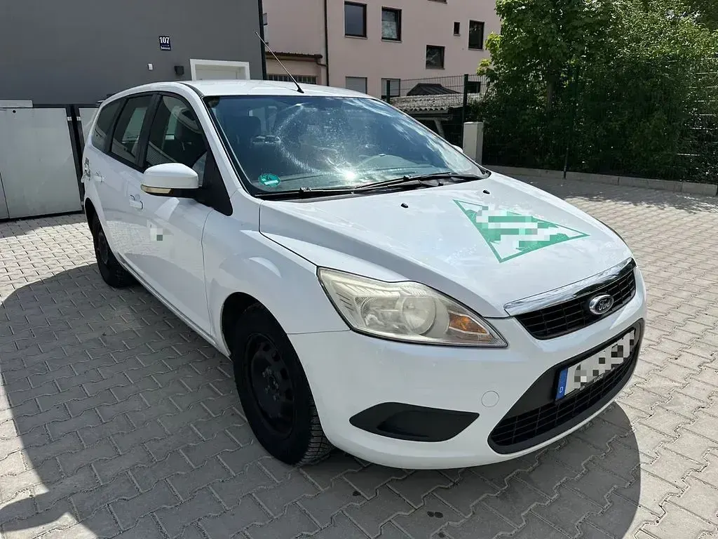 Gebraucht Ford Focus 90 PS (66 kW) 2011 Weiß Limousine