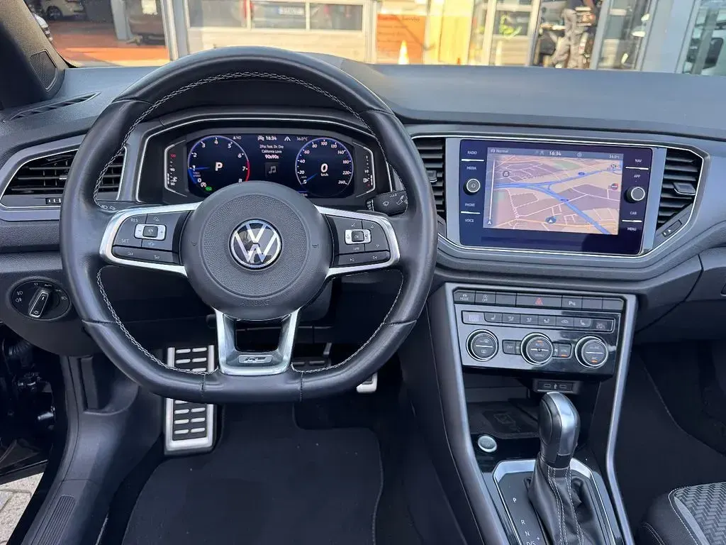 Gebraucht VW T-Roc Cabriolet R-line 150 PS (110 kW) 2021 Schwarz Cabrio