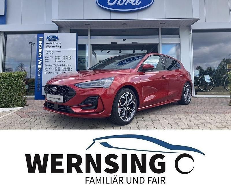 Rot Gebraucht 2023 Ford Focus ST-Line X Limousine | 27.989 € (Etwas zu teuer) - Bild 1/4