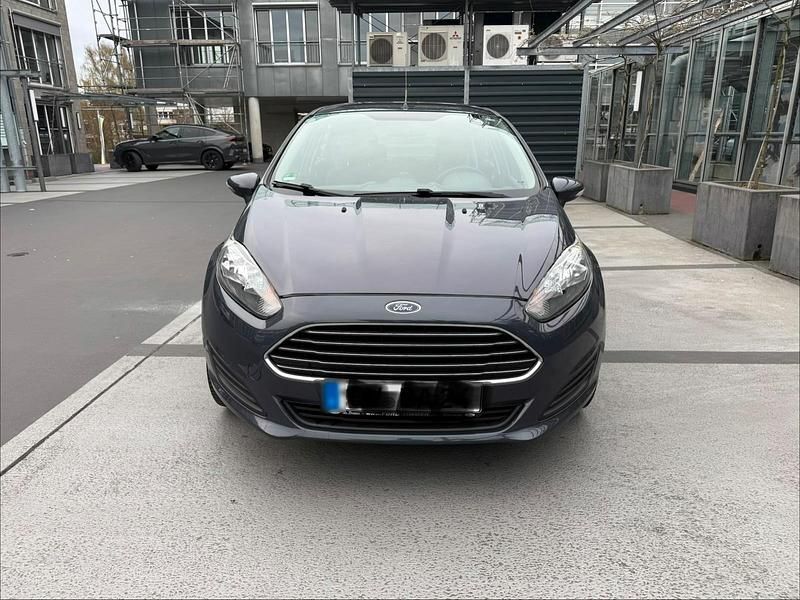 Gebraucht Ford Fiesta 75 PS (55 kW) 2014 Grau Kleinwagen