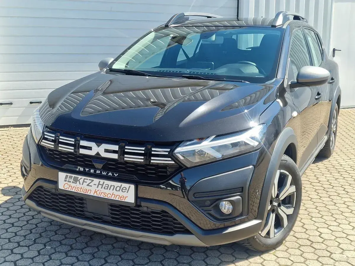 Gebraucht Dacia Sandero Expression 110 PS (80 kW) 2023 Schwarz metallic