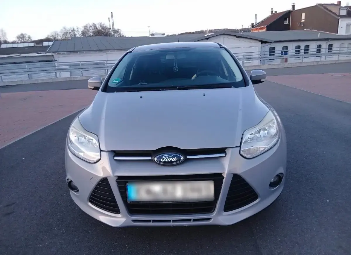 Gebraucht Ford Focus 2011 Grau Limousine
