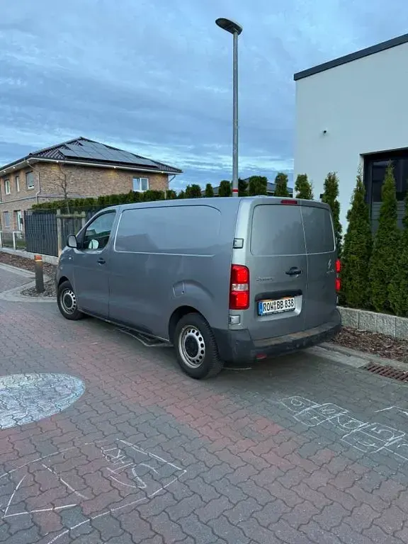 Usado Citroën Jumpy 177 HP (130 kW) 2020 Cinzento Monovolume