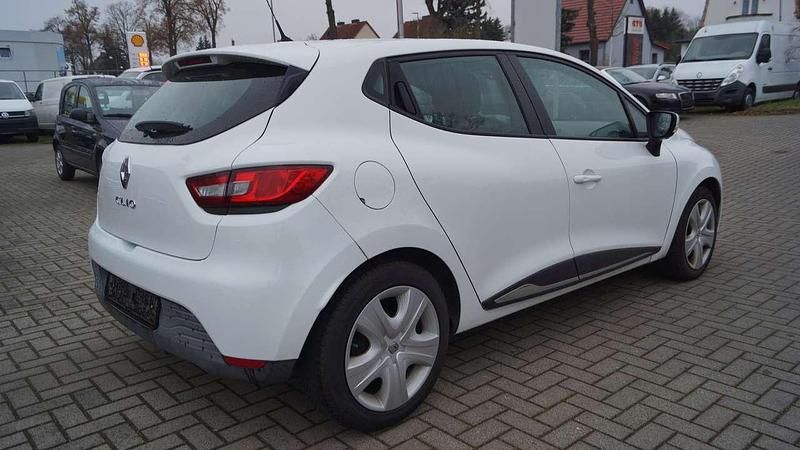 Gebraucht Renault Clio IV Dynamique 73 PS (53 kW) 2015 Gletscherweiss Kleinwagen