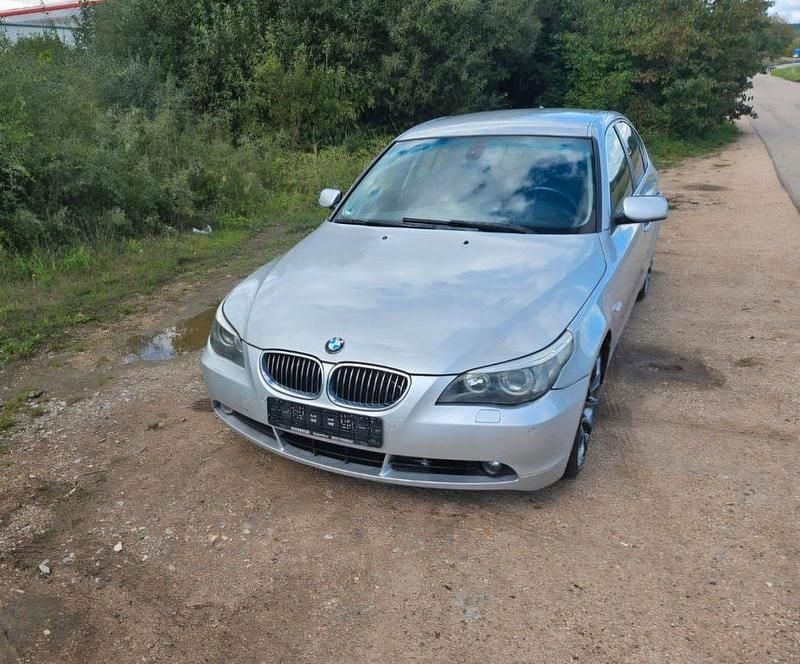 Silber Gebraucht 2006 BMW 523 Limousine | 3.500 € (Superpreis) - Bild 1/4