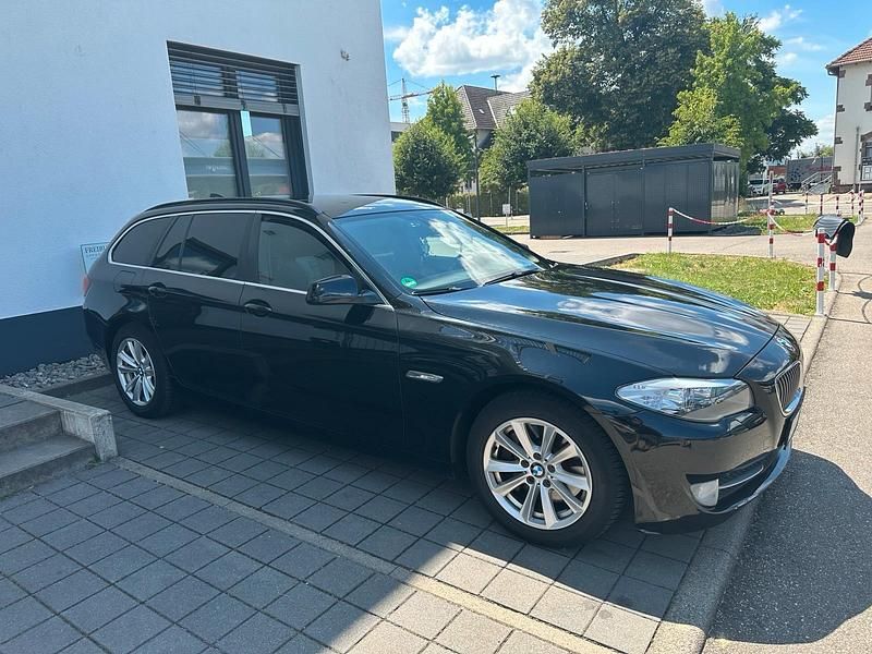 Gebraucht BMW 525 218 PS (160 kW) 2013 Schwarz Kombi