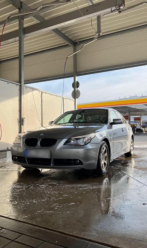 Gebraucht BMW 530 231 PS (169 kW) 2005 Silber Limousine