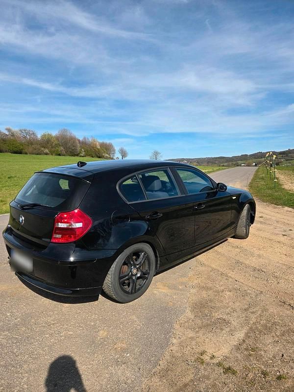Second-hand BMW 120 177 CP (130 kW) 2009 Negru Hatchback