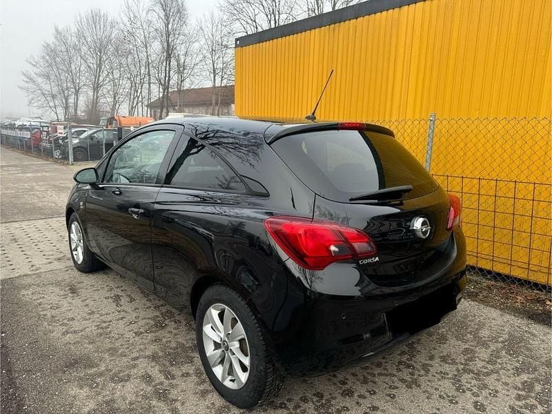 Second-hand Opel Corsa Active 90 CP (66 kW) 2016 Negru Hatchback