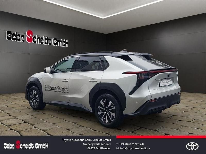 Gebraucht Toyota bZ4X 150 kW (204 PS) 2023 Silber SUV