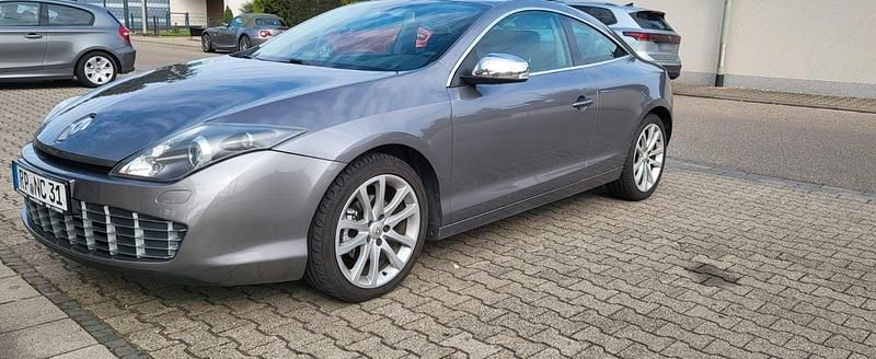 Gebraucht Renault Laguna Coupé Dynamique 150 PS (110 kW) 2009 Silber Coupé