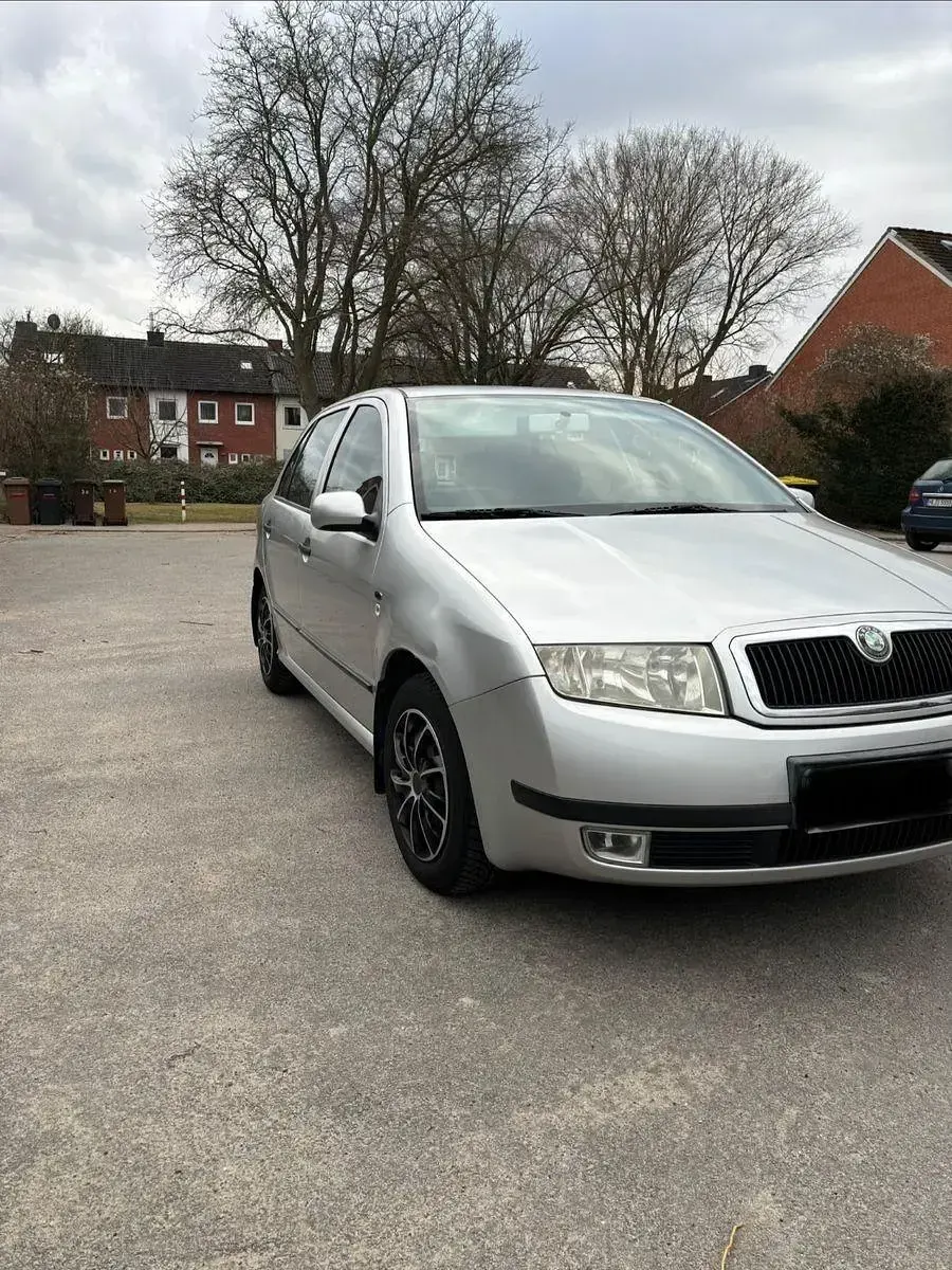Gebraucht Skoda Fabia Classic 68 PS (50 kW) 2000 Silber Limousine
