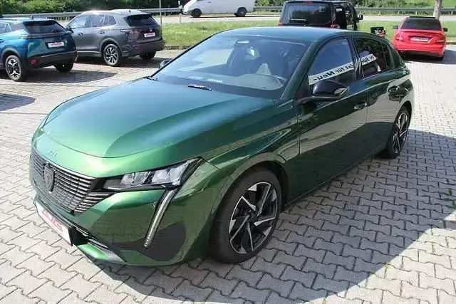 Gebraucht Peugeot 308 Allure 131 PS (96 kW) 2024 Olivegrün Limousine