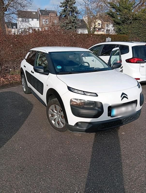 Second-hand Citroën C4 Cactus 82 CP (60 kW) 2015 Alb Hatchback