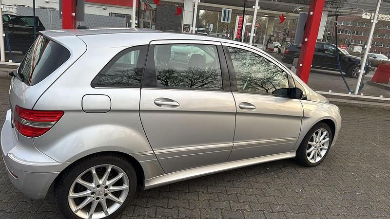 Gebraucht Mercedes B170 116 PS (85 kW) 2005 Silber Van / Kleinbus