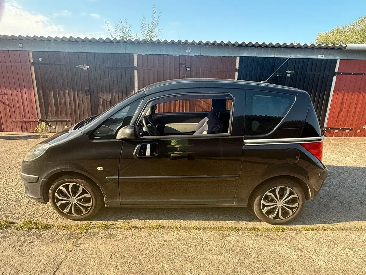 Gebraucht Peugeot 1007 Tendance 109 PS (80 kW) 2007 Schwarz Van / Kleinbus
