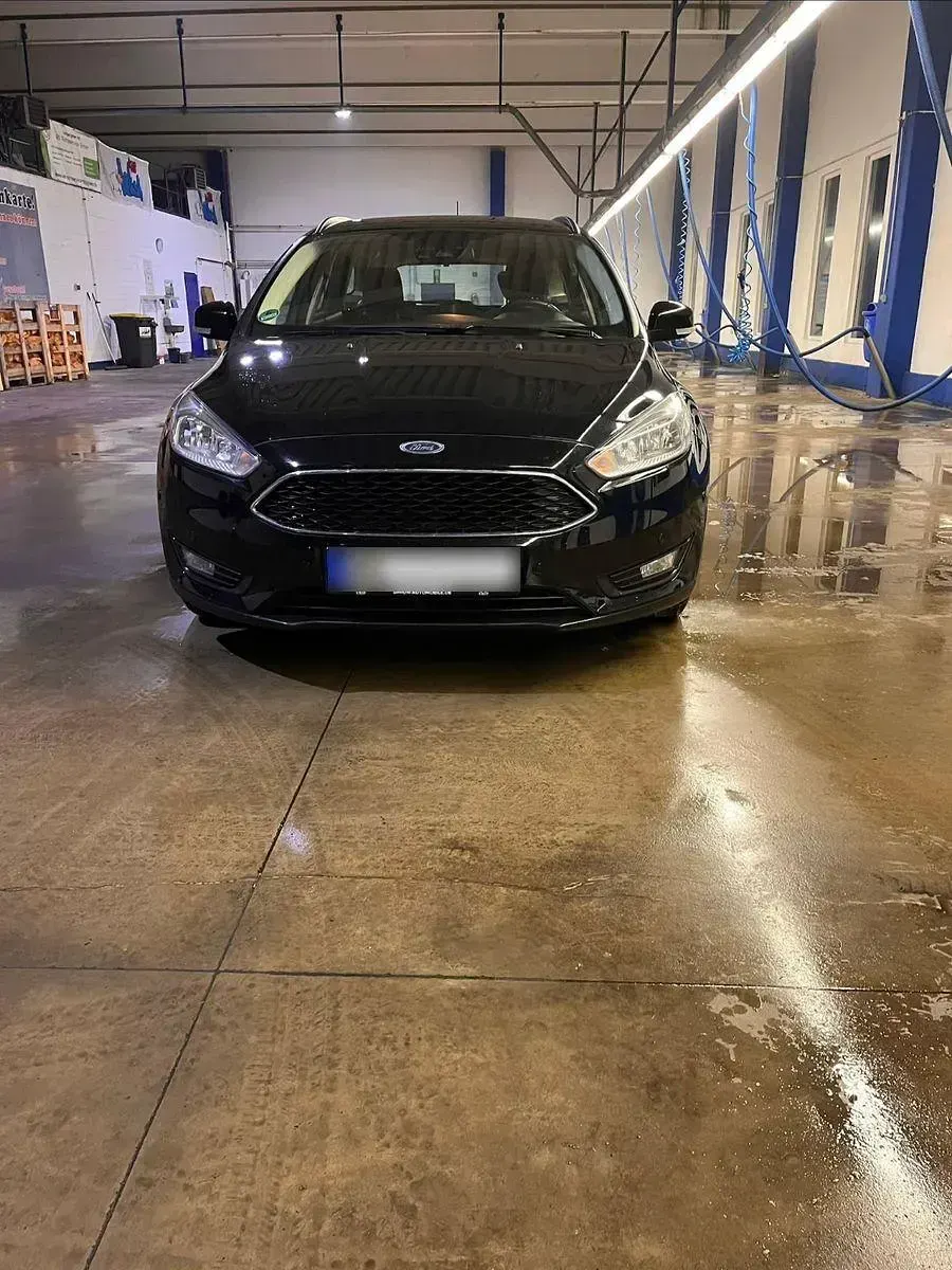 Gebraucht Ford Focus Trend 95 PS (69 kW) 2017 Schwarz Kombi