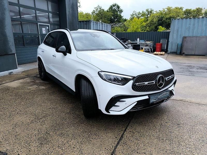 Gebraucht Mercedes GLC450 AMG line 367 PS (269 kW) 2024 Weiß SUV
