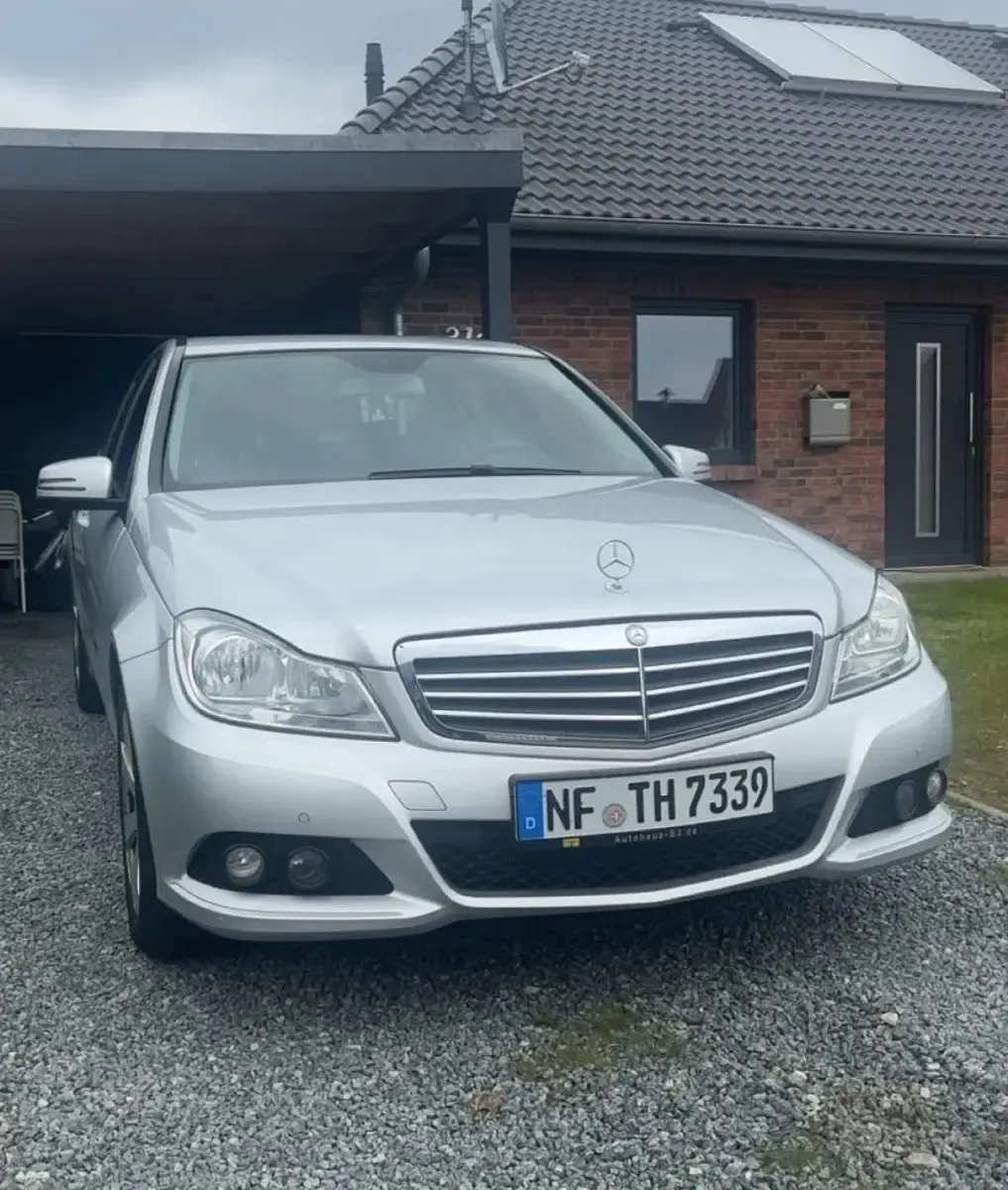 Gebraucht Mercedes 220 170 PS (125 kW) 2014 Silber Limousine