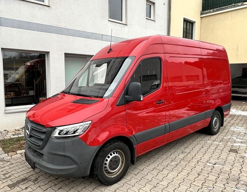 Rot Gebraucht 2021 Mercedes Sprinter Van | 23.400 € (Guter Preis) - Bild 1/4