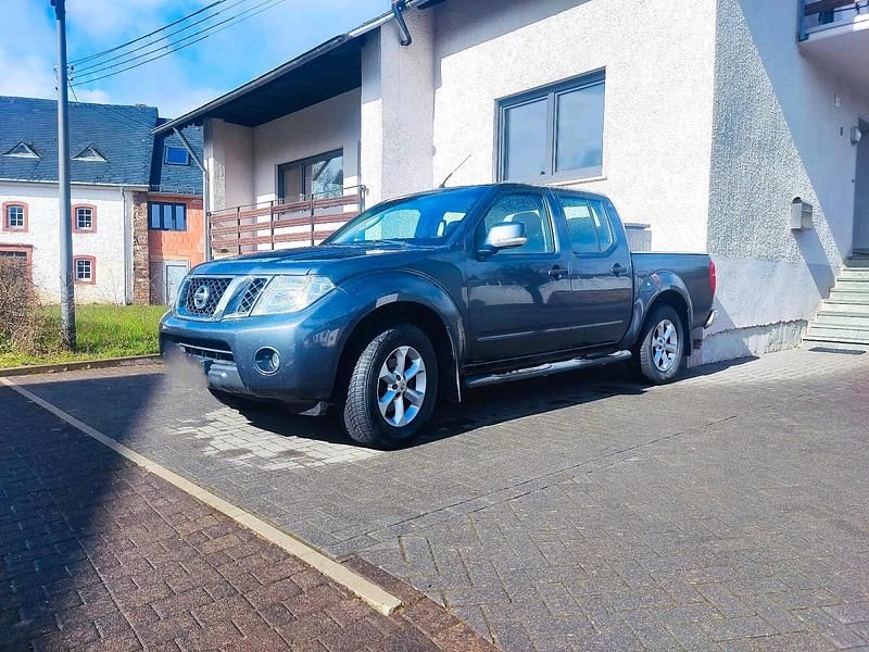 Gebraucht Nissan Navara 190 PS (139 kW) 2011 Grau Pickup