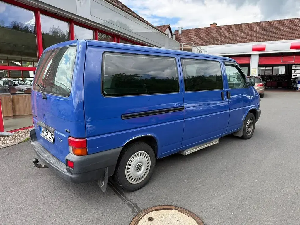 Gebraucht VW T4 102 PS (75 kW) 2001 Blau Van