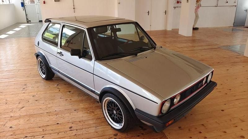 Gebraucht VW Golf I GTI 112 PS (82 kW) 1983 Silber Kleinwagen