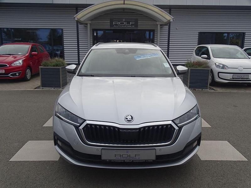 Gebraucht Skoda Octavia Active 110 PS (80 kW) 2021 Silber (metallic) Kombi