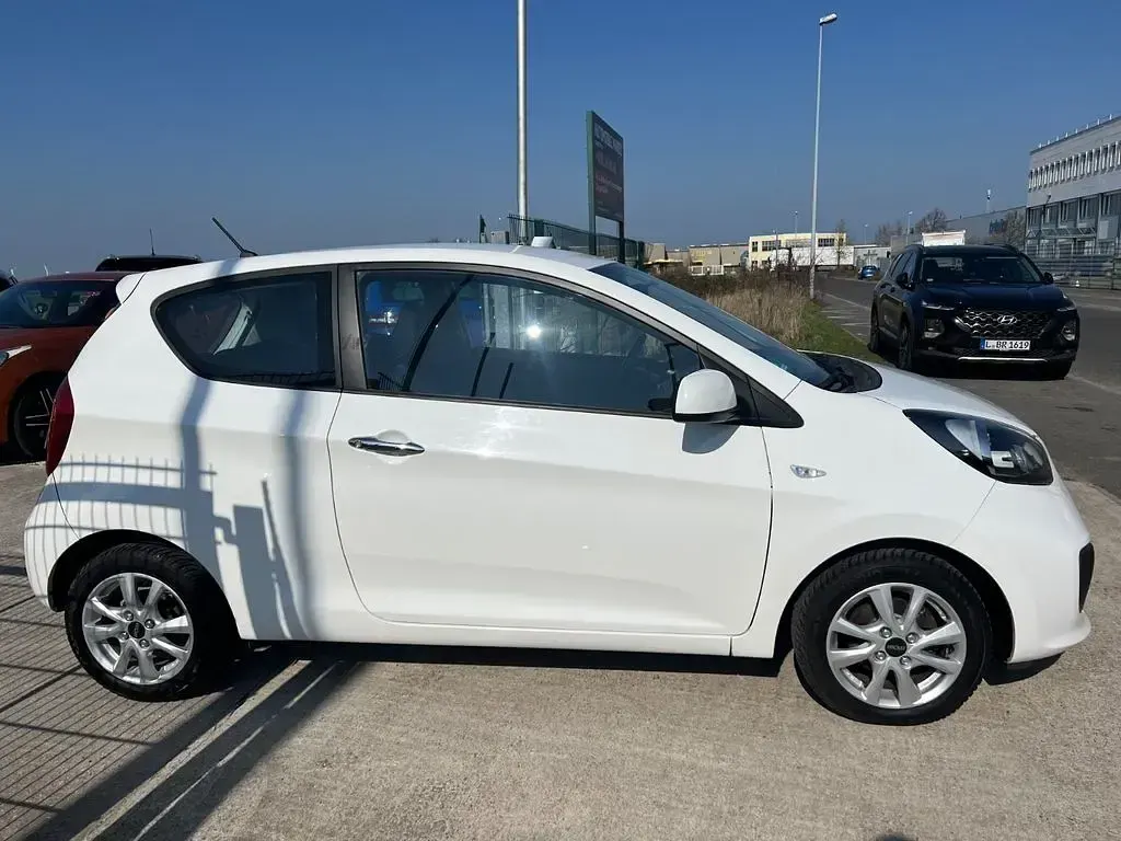 Gebraucht Kia Picanto Attract 69 PS (50 kW) 2012 Weiß Kleinwagen