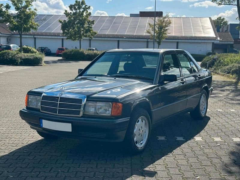 Schwarz Gebraucht 1991 Mercedes 190 Limousine | 3.400 € - Bild 1/4