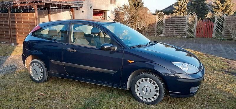 Blau Gebraucht 2004 Ford Focus Viva Limousine | 900 € (Guter Preis) - Bild 1/4