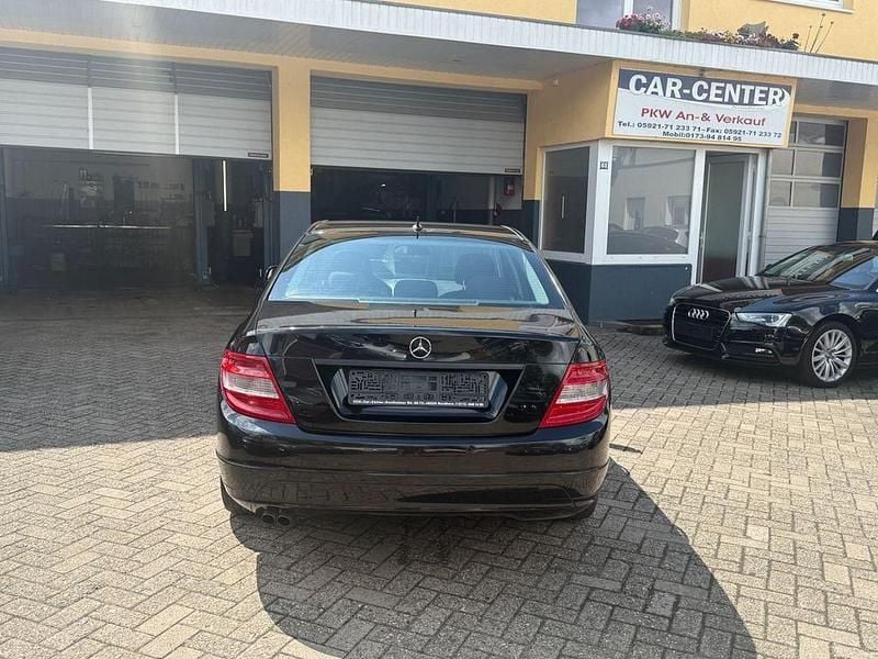 Gebraucht Mercedes C200 136 PS (100 kW) 2008 Schwarz Limousine