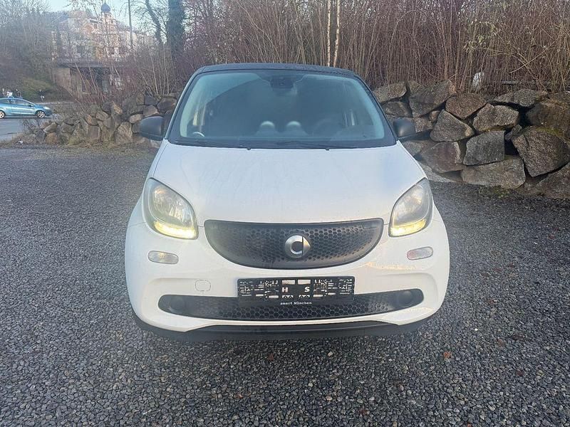 Gebraucht Smart ForFour Basis 71 PS (52 kW) 2019 Weiß Kleinwagen