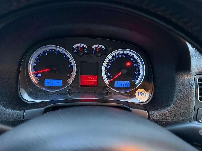 Second-hand VW Bora Edition 105 CP (77 kW) 2001 Berlinǎ