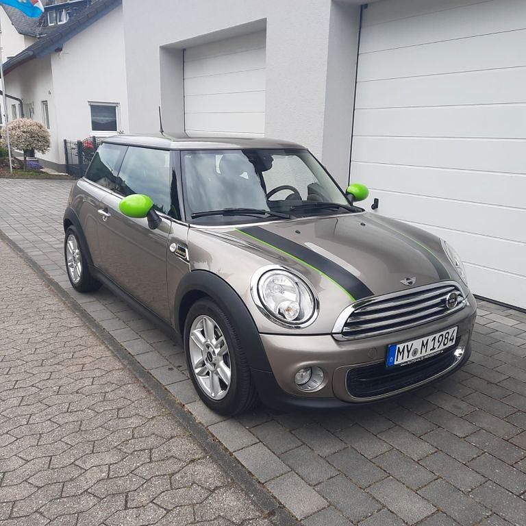 Andere farben Gebraucht 2013 Mini ONE Brick Lane Kleinwagen | 7.100 € (Etwas zu teuer) - Bild 1/4