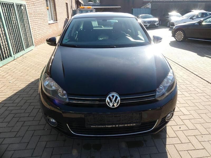 Gebraucht VW Golf VI Style 105 PS (77 kW) 2012 Schwarz Kleinwagen