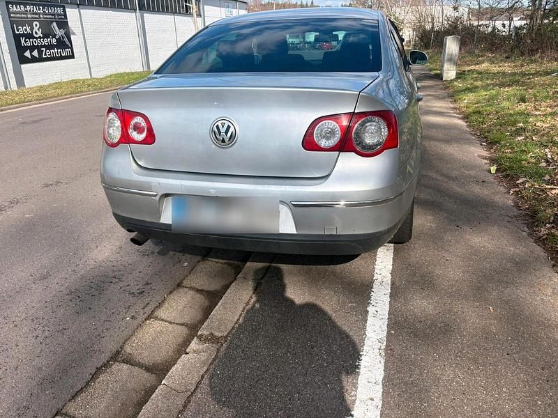 Gebraucht VW Passat 105 PS (77 kW) 2006 Silber Limousine