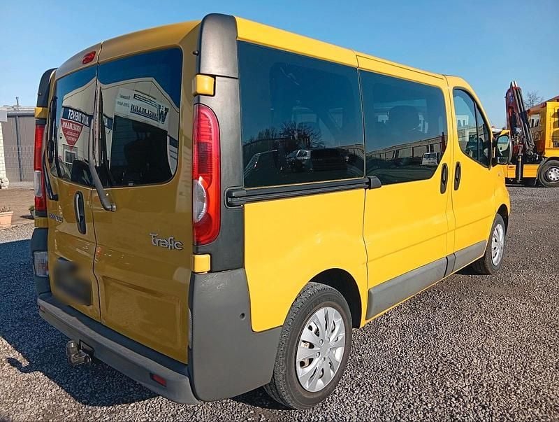 Gebraucht Renault Trafic 145 PS (106 kW) 2007 Gelb Van / Kleinbus