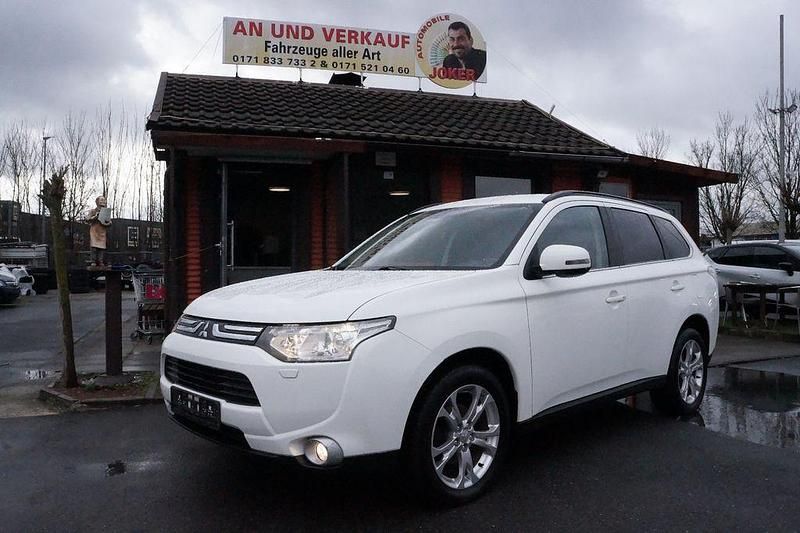 Gebraucht Mitsubishi Outlander Intense 150 PS (110 kW) 2012 Weiß SUV