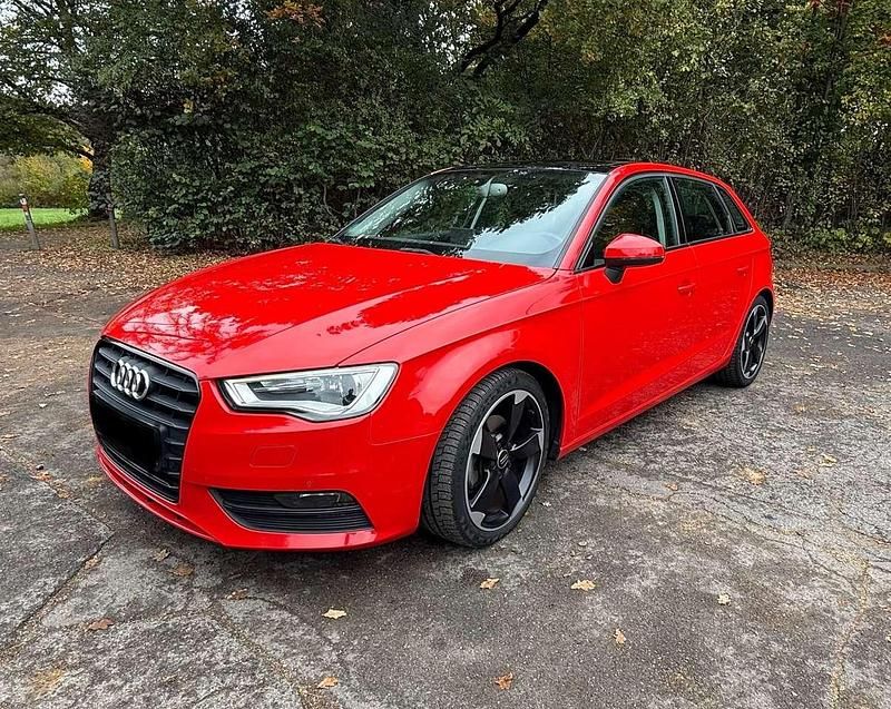 Rot Gebraucht 2014 Audi A3 Sportback Ambition Kombi | 12.500 € (Guter Preis) - Bild 1/4