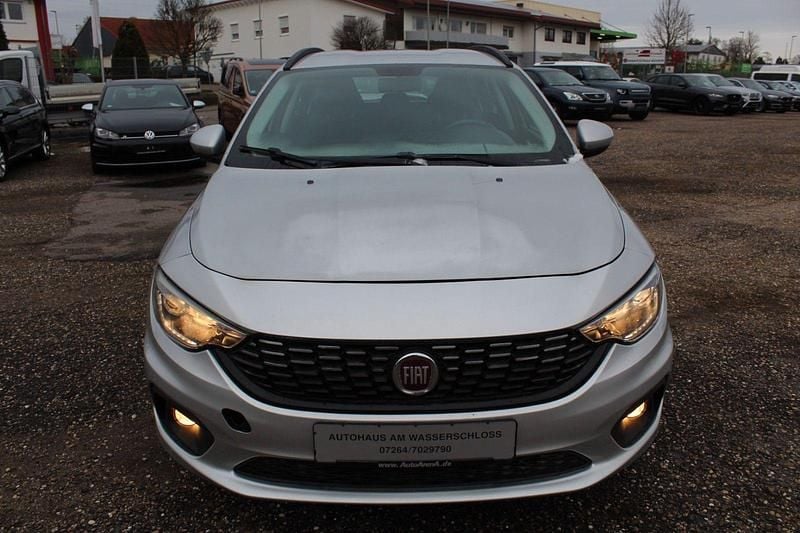 Gebraucht Fiat Tipo Easy 120 PS (88 kW) 2017 Silber Kombi