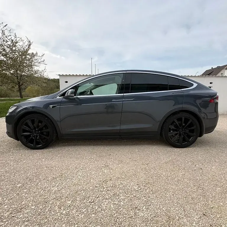 Usado Tesla Model X 386 kW (525 CV) 2018 Gris SUV