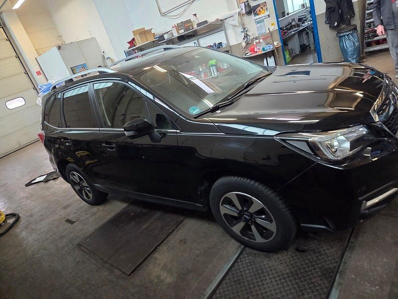 Gebraucht Subaru Forester Exclusive+ 147 PS (108 kW) 2016 Schwarz SUV