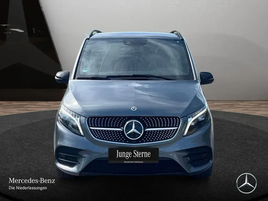 Gebraucht Mercedes V300 Avantgarde Edition 237 PS (174 kW) 2022 Grau Van / Kleinbus