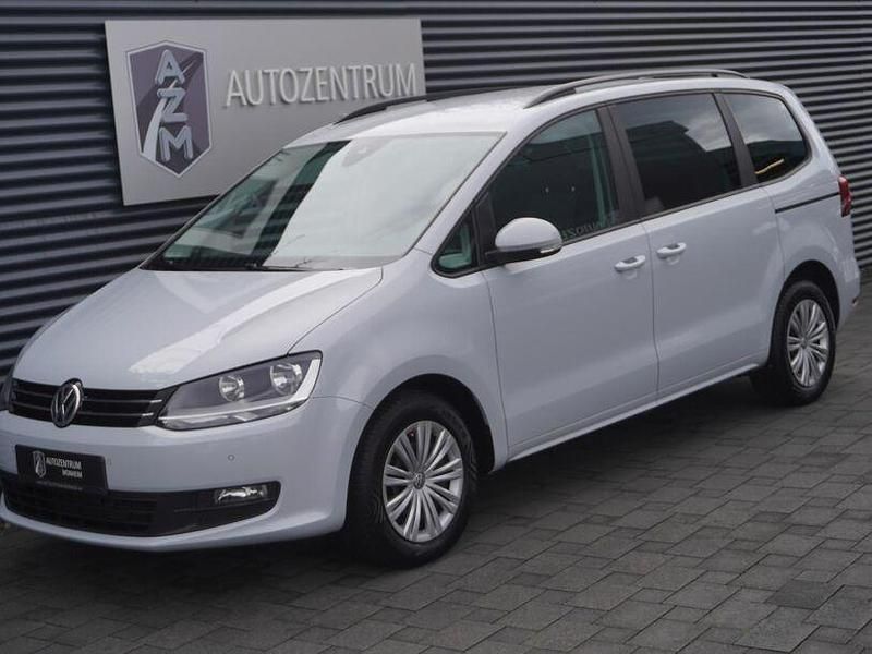 Gebraucht VW Sharan 150 PS (110 kW) 2019 White silver metallic Van / Kleinbus