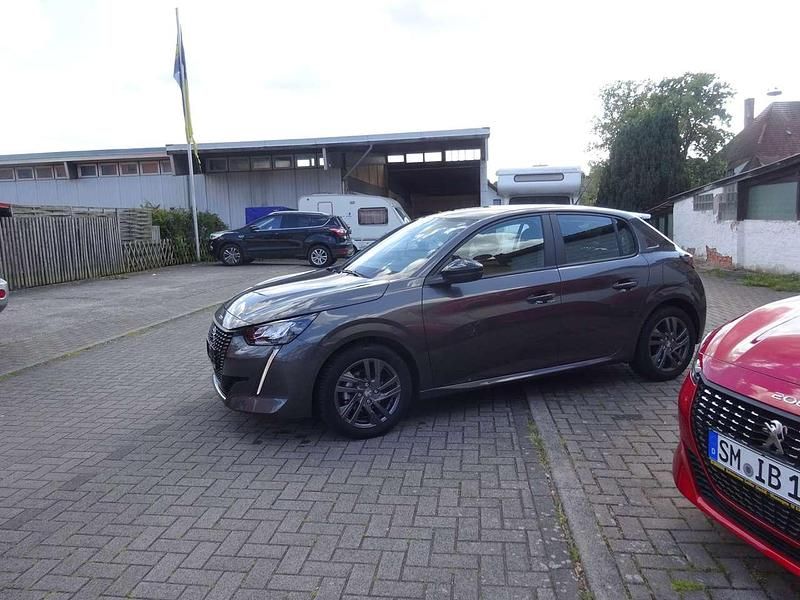 Gebraucht Peugeot 208 Active 75 PS (55 kW) 2023 Lackierung platiniumgrau/typ Kleinwagen